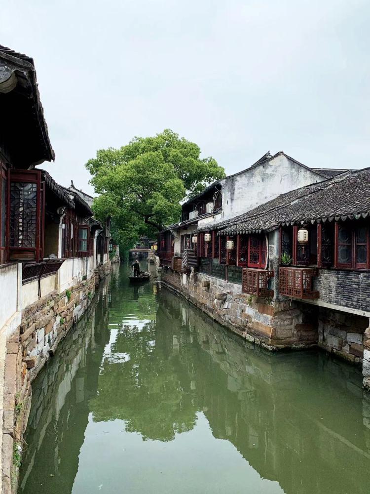 这是警察